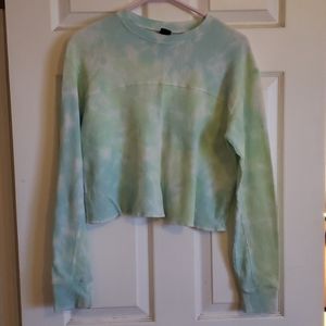 Loose fit juniors long sleeve crop top